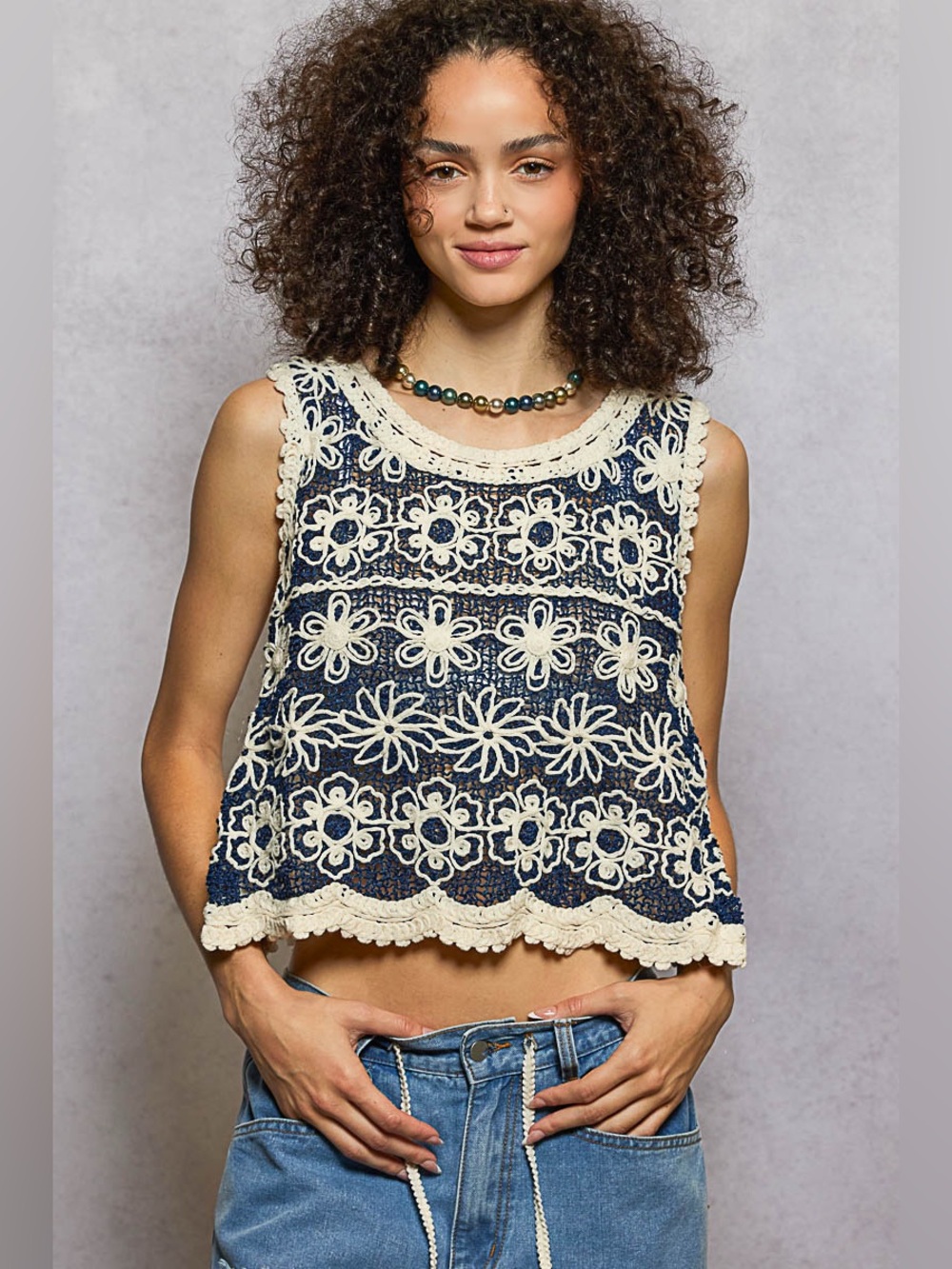 NWOT POL Round Neck Sleeveless Floral Pattern Crochet Top